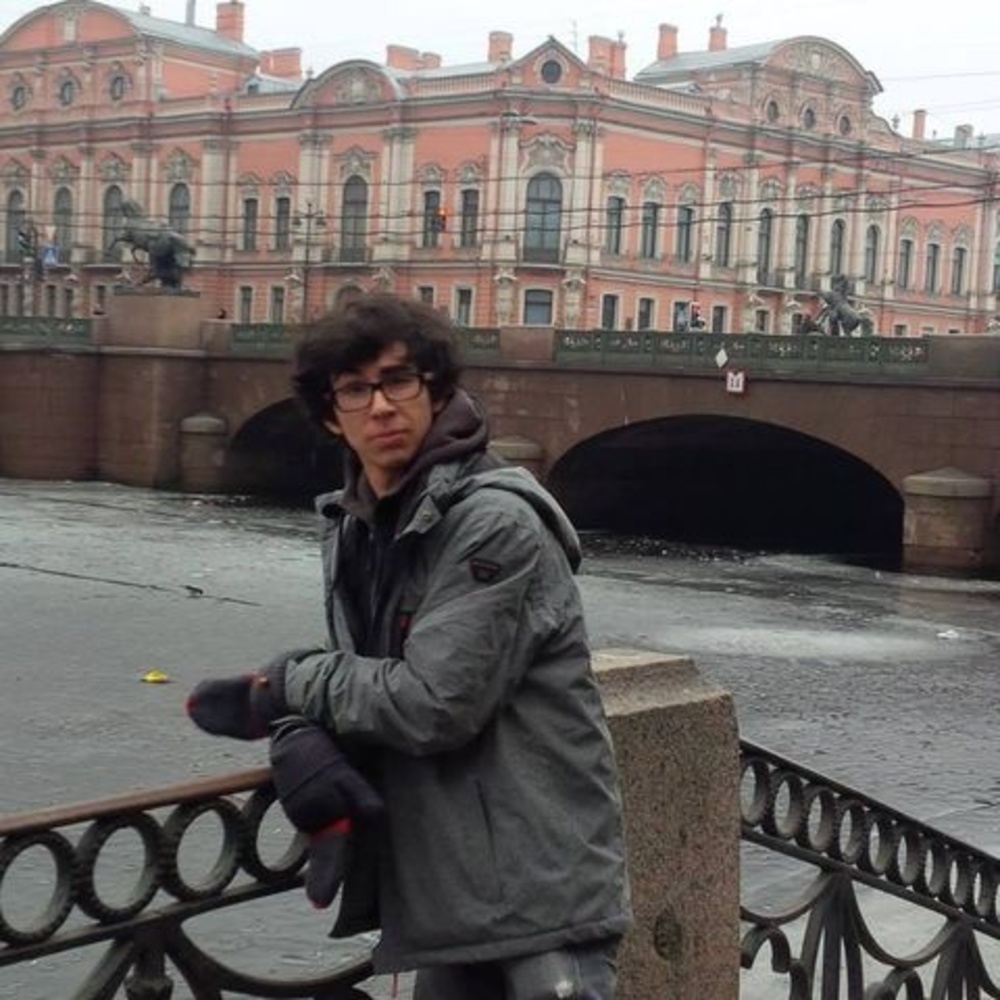 Meet your Posher, Gil